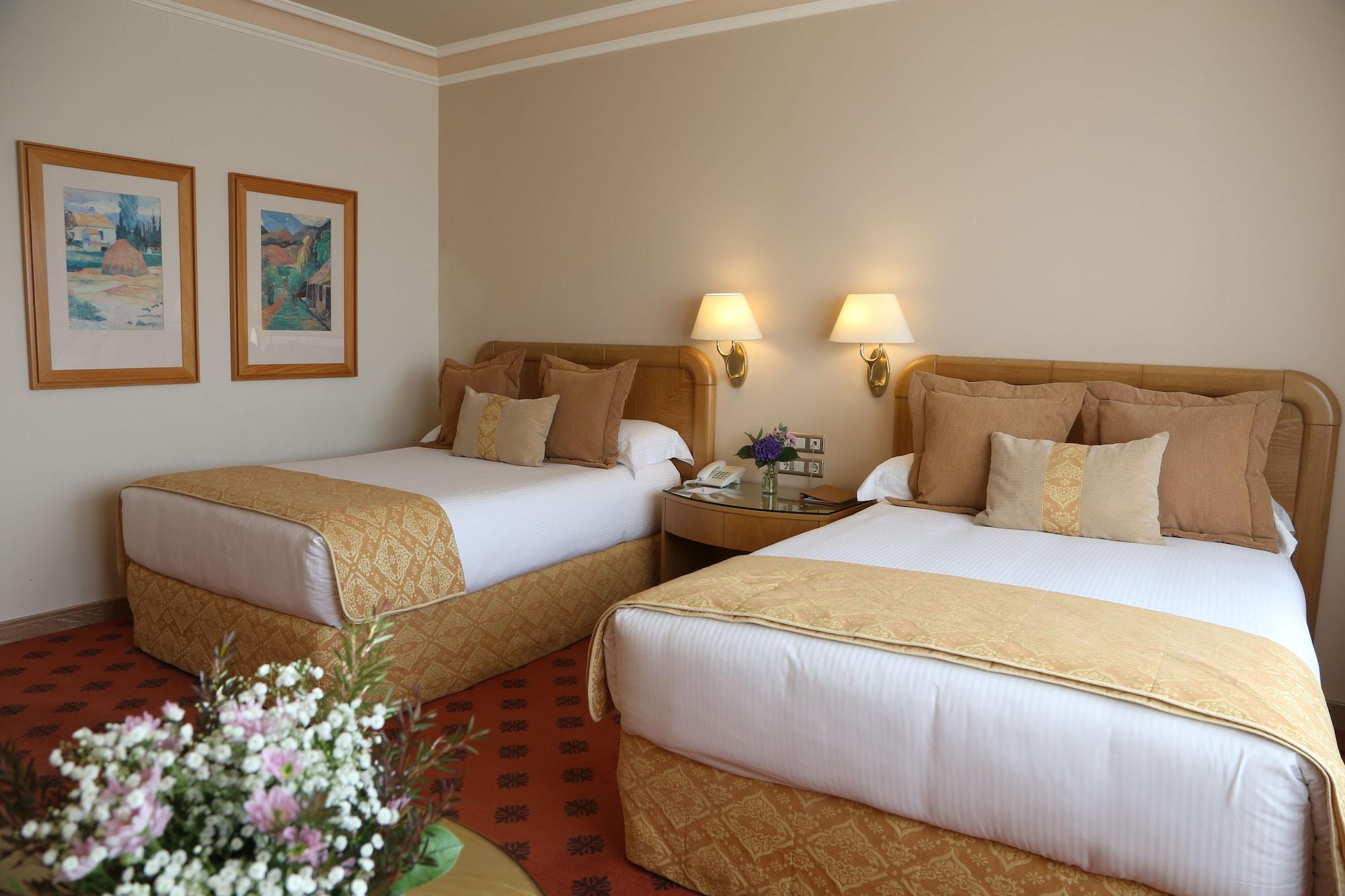 Gran Hotel Los Abetos Santiago de Compostela Exterior photo