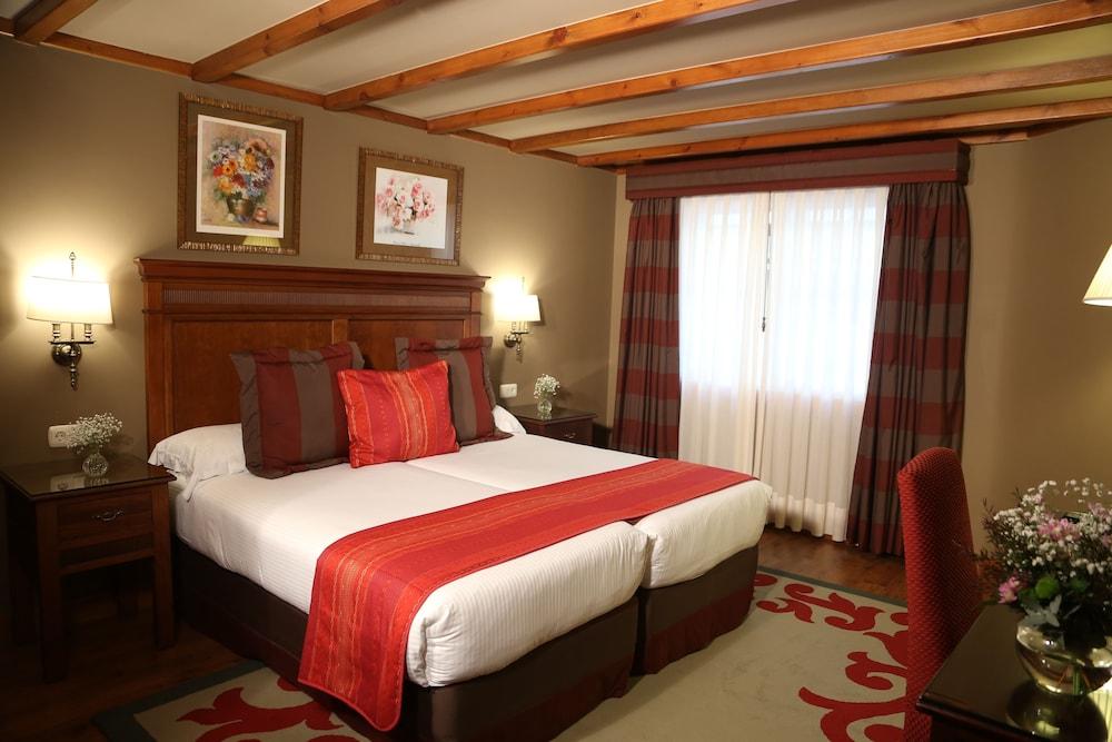 Gran Hotel Los Abetos Santiago de Compostela Exterior photo