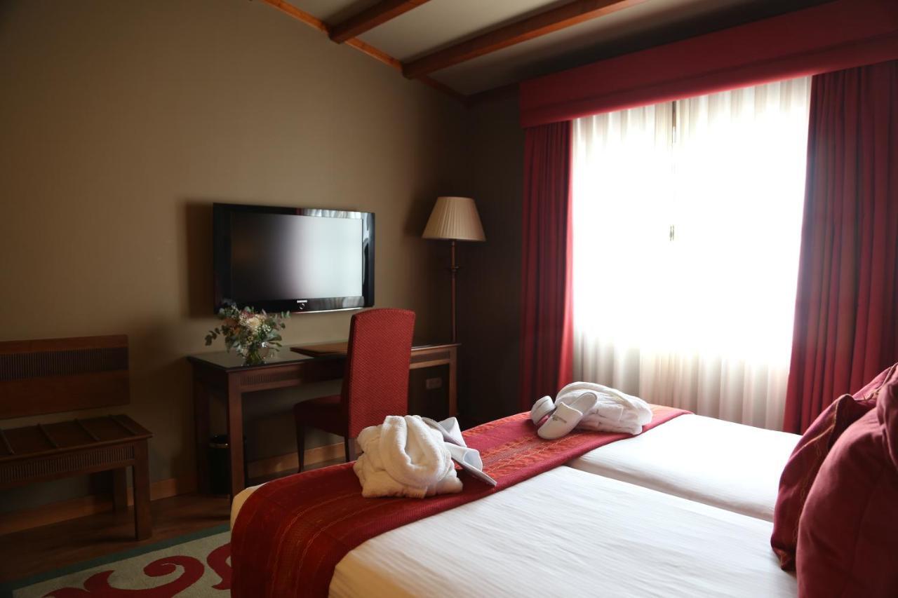 Gran Hotel Los Abetos Santiago de Compostela Exterior photo